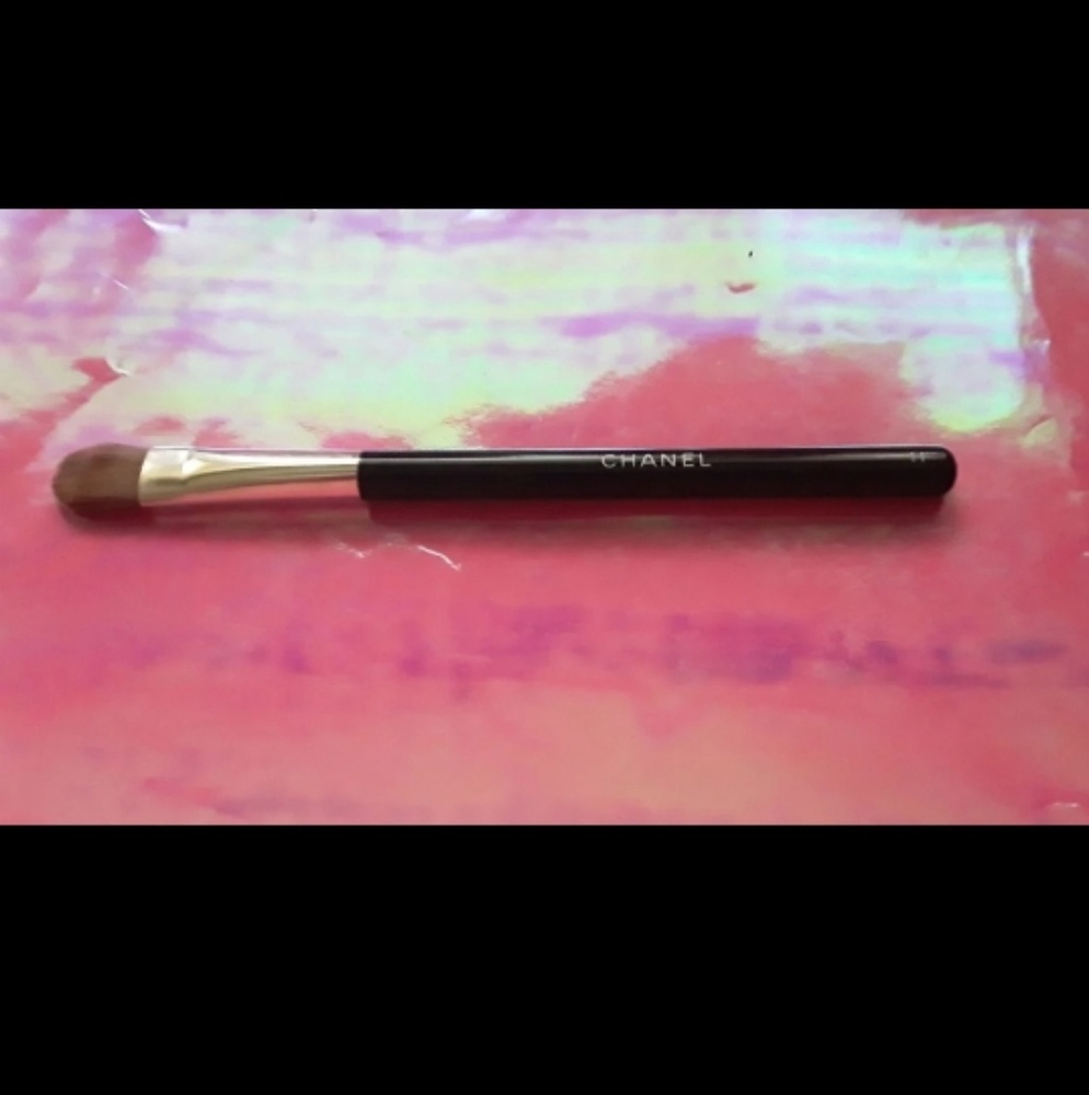 Chanel Brush #11
